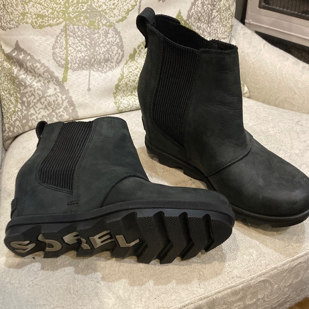 Sorel Women's Joan of Arctic Wedge ll Chelsea Boots
